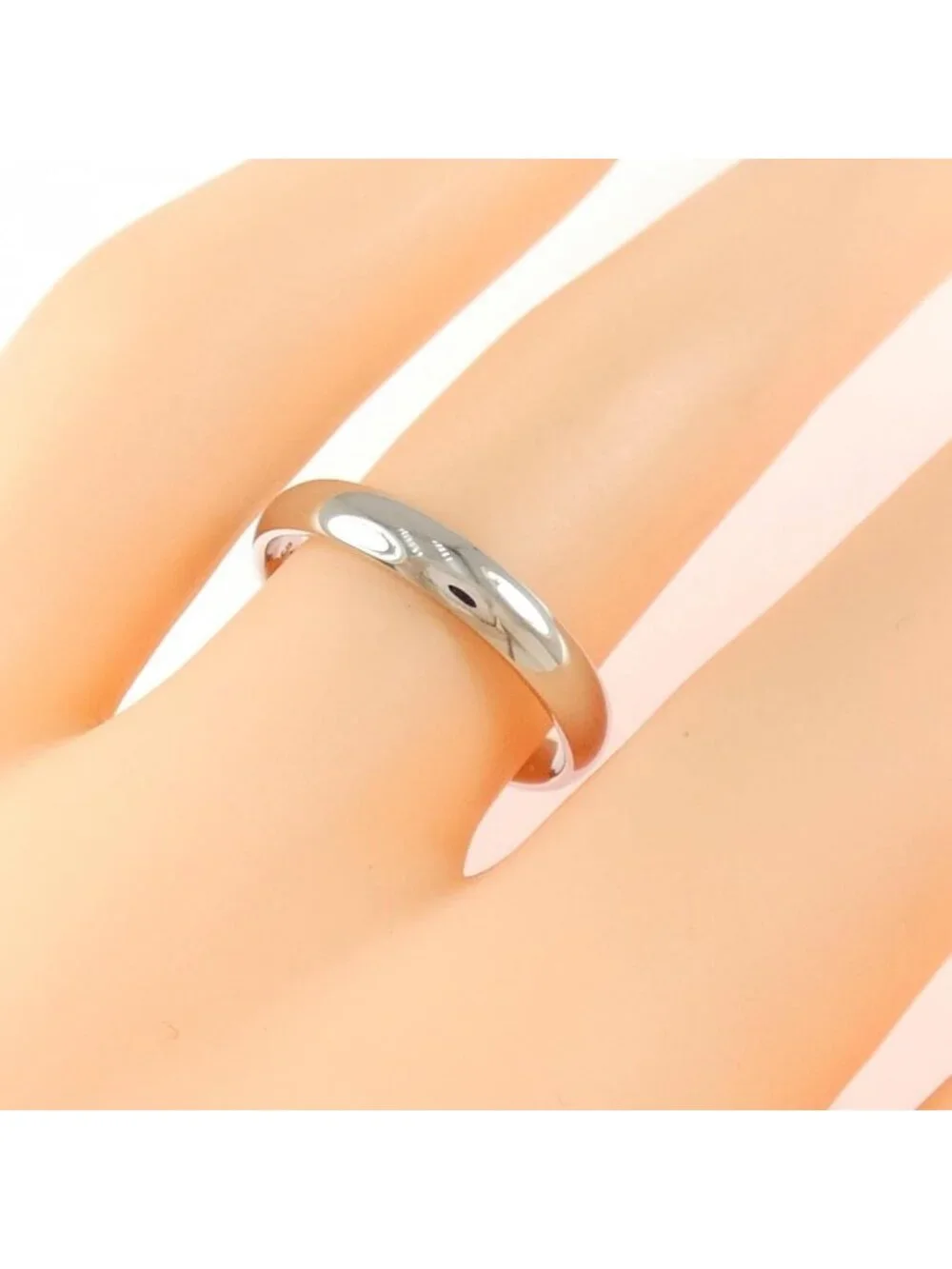 Van Cleef & Arpels Tendrement Ring